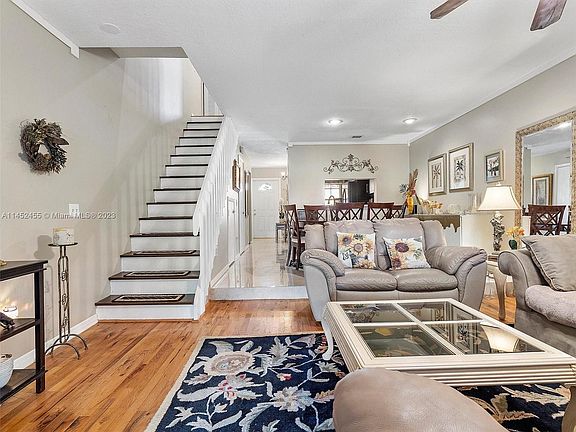 5th image of 7212 Woodmont Ave