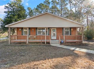 917 Eden Dr, Southport, NC 28461