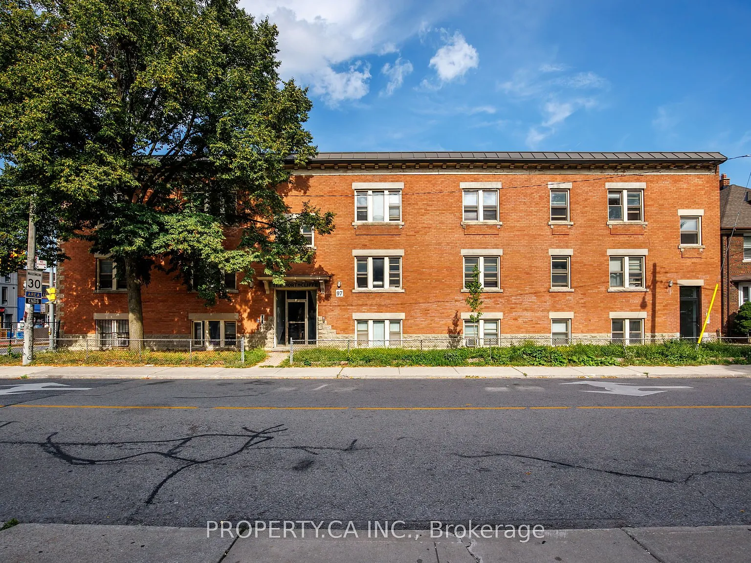 3 bed, $2,900 — Photo 2