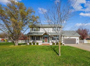 716 Valley Park Dr, Valley Center, KS 67147