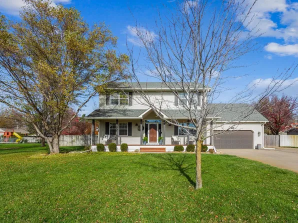 716 Valley Park Dr, Valley Center, KS 67147