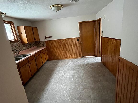2nd image of 50 Gorski St