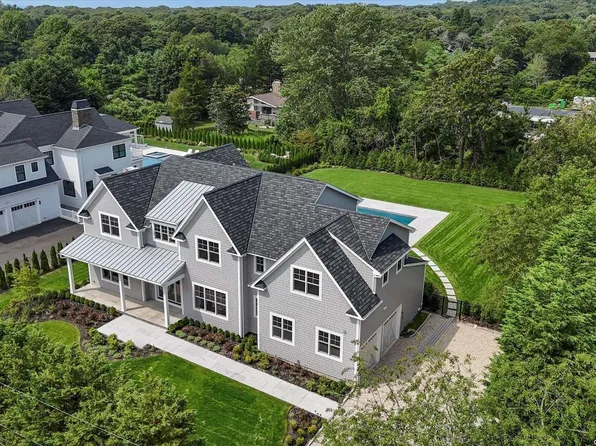 52 Country Club Drive, Southampton, NY 11968