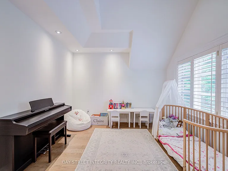 354 Old Orchard Grv — Photo 39