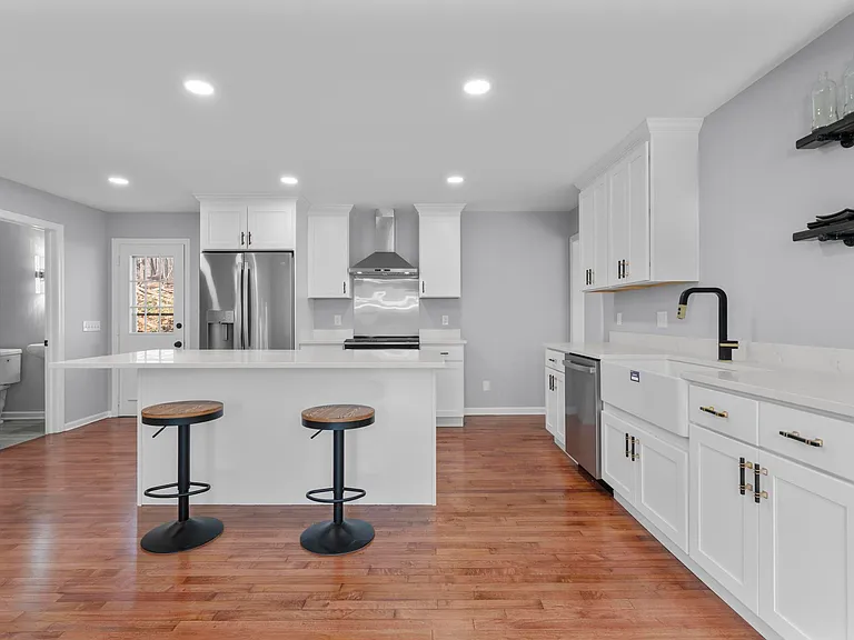 40 Harkness Dr — Photo 6