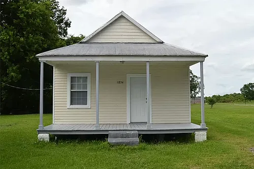 1834 Bayou Rd Photo 1