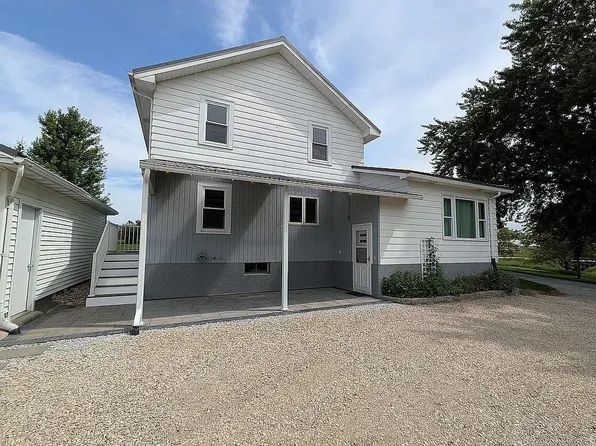 9914 Young Rd, Jesup, IA 50648