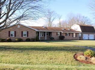 102 Parkview Dr, Kingwood, WV 26537