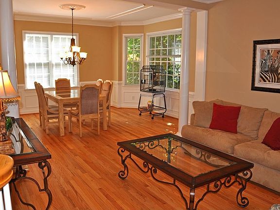 living room/dining room