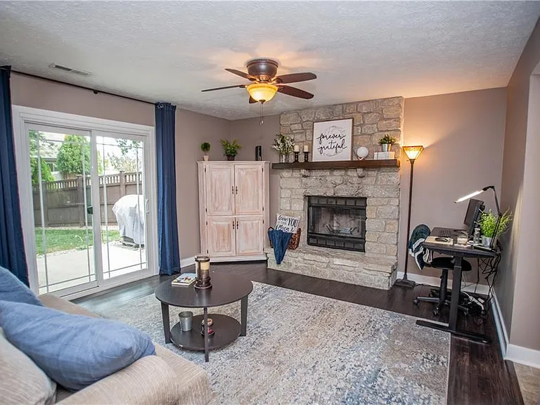 14708 Village Park East Dr — Photo 6
