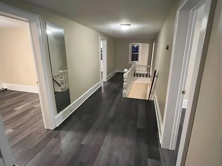 260 E Grove St — Photo 20