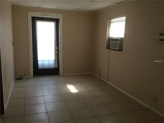 3rd image of 1009 E 2nd St APT 6
