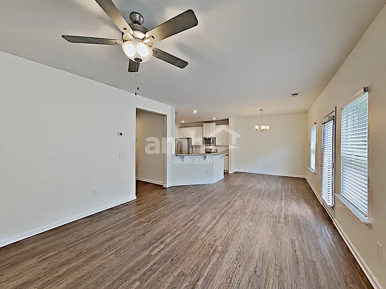 516 Woodall Rd — Photo 6