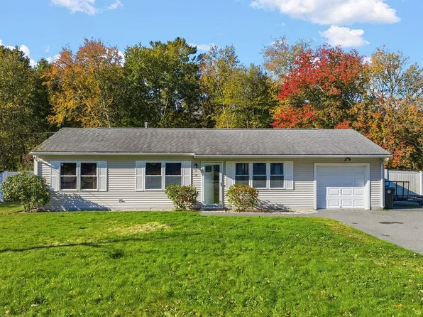 36 Meadowood Dr, Dartmouth, MA 02748