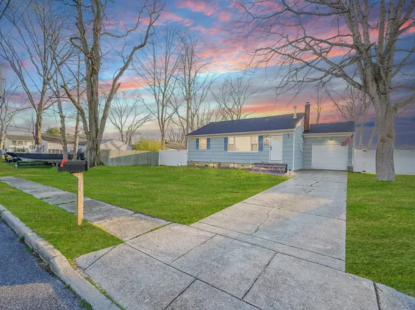 260 Coronado Street, Islip Terrace, NY 11752