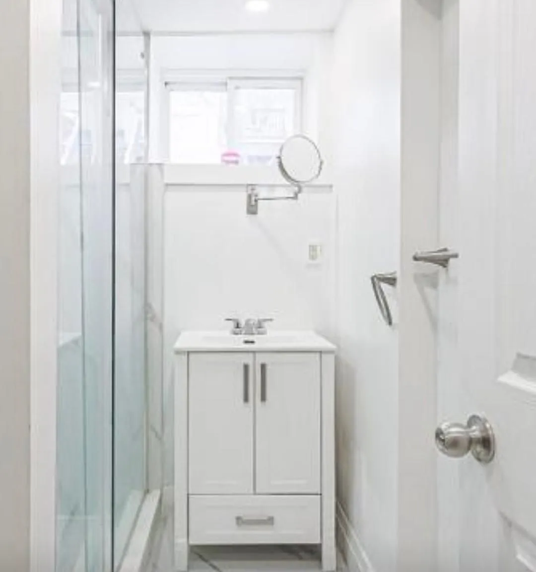 3 bed, $2,200 — Photo 4