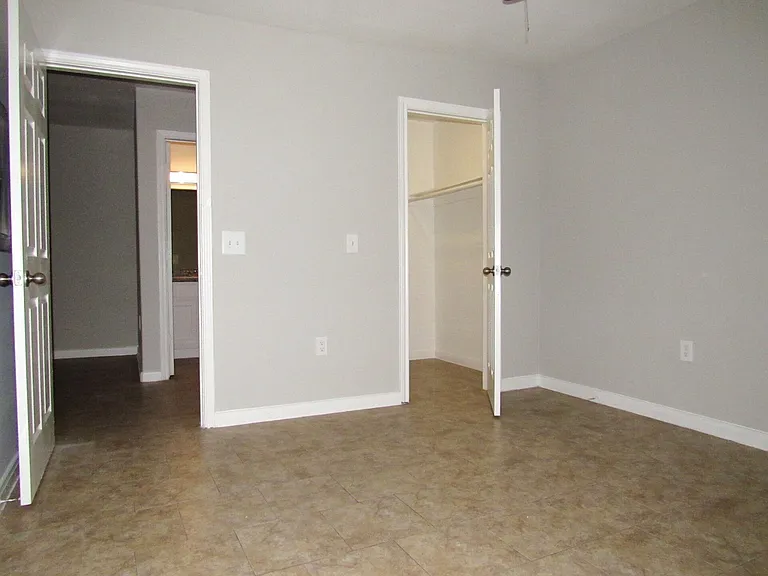 Capewood Apartments — Photo 32