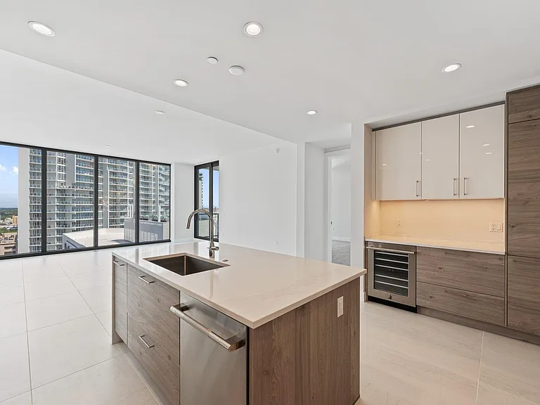 301 1st St S #1704 — Photo 3