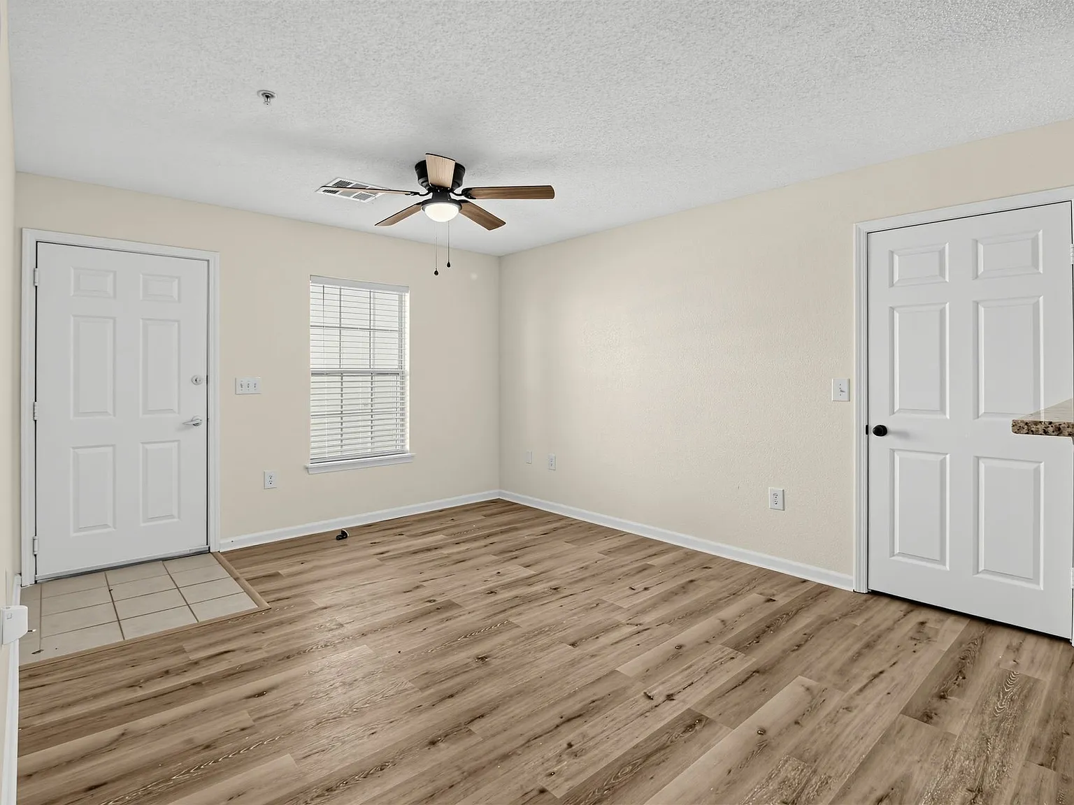 Southern View Apartments — Photo 3