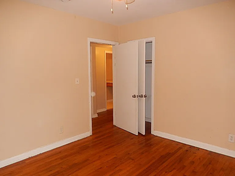 212 Edwards St — Photo 14