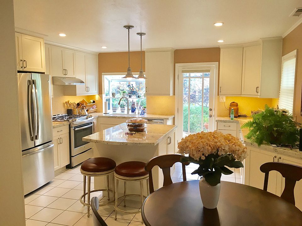 2nd image of 3507 Moraga Blvd