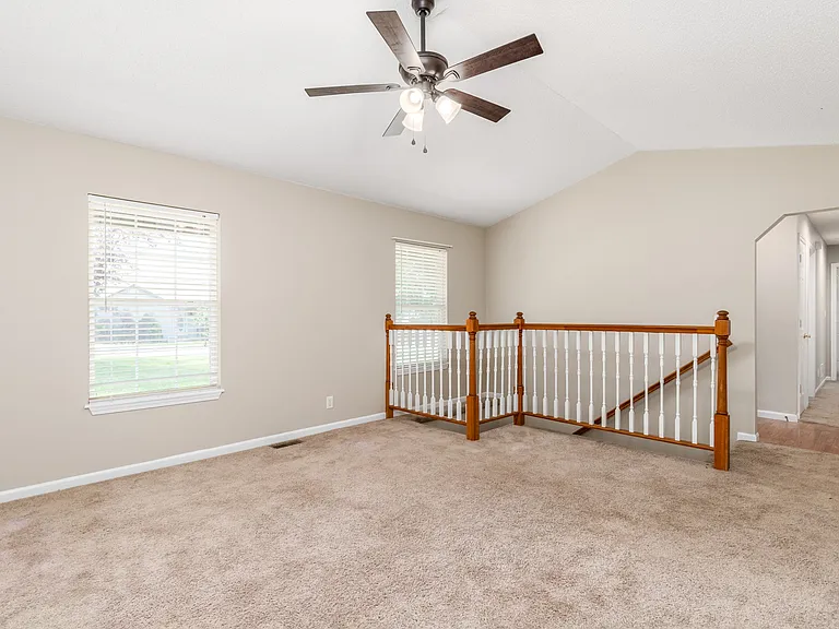131 Sawmill Ln — Photo 3