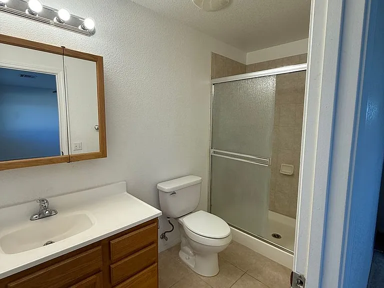 751 Skyview Ln — Photo 10