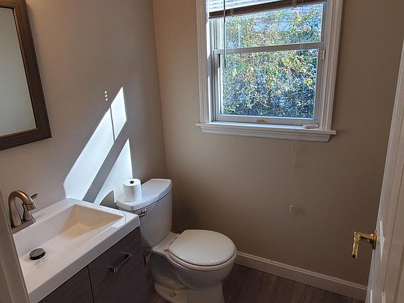 2nd floor half bath