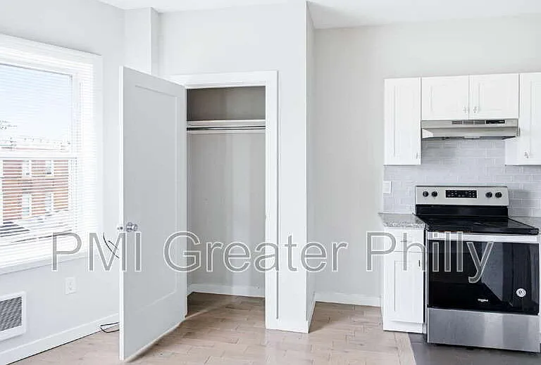 332 N 62nd St #4 — Photo 4