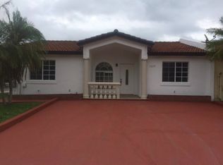 17257 NW 74th Path, Hialeah, FL 33015