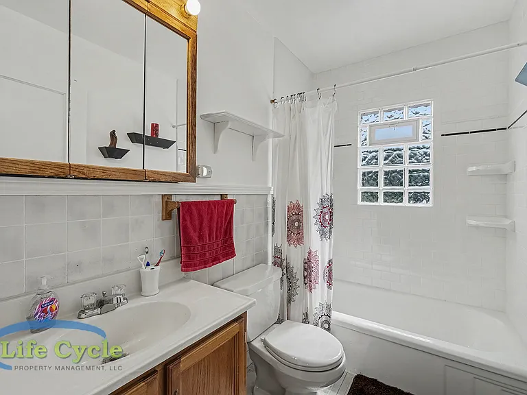 2052 Collingwood Ave SW — Photo 9