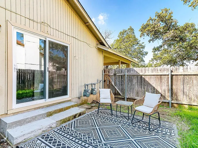 5405 Brompton Cir #B — Photo 7