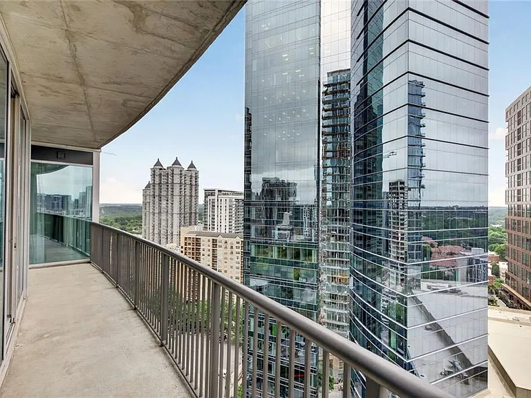 1080 Peachtree St NE #2004 — Photo 11