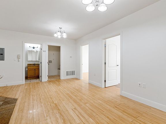 4th image of 25 Blanken Ave #B