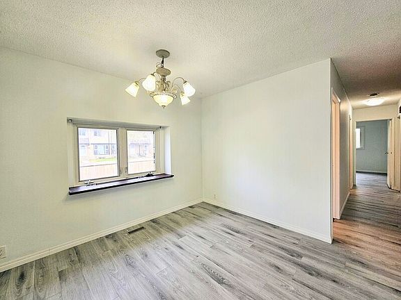 5th image of 14204 32nd St NW