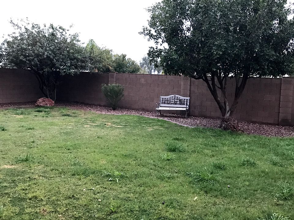 2nd image of 16663 W Saguaro Ln