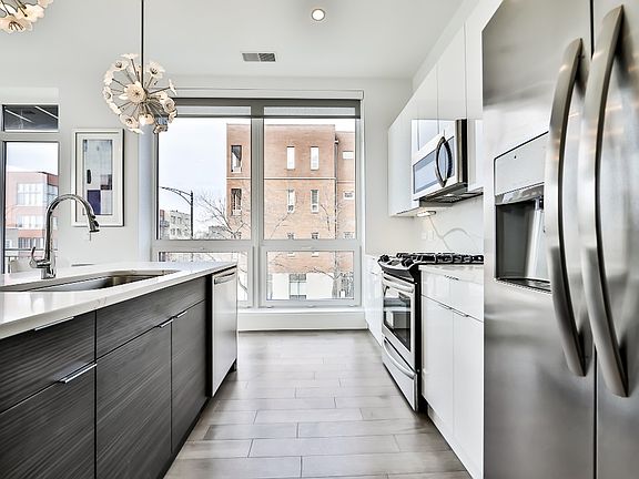 4th image of 2353 W Wabansia Ave #207