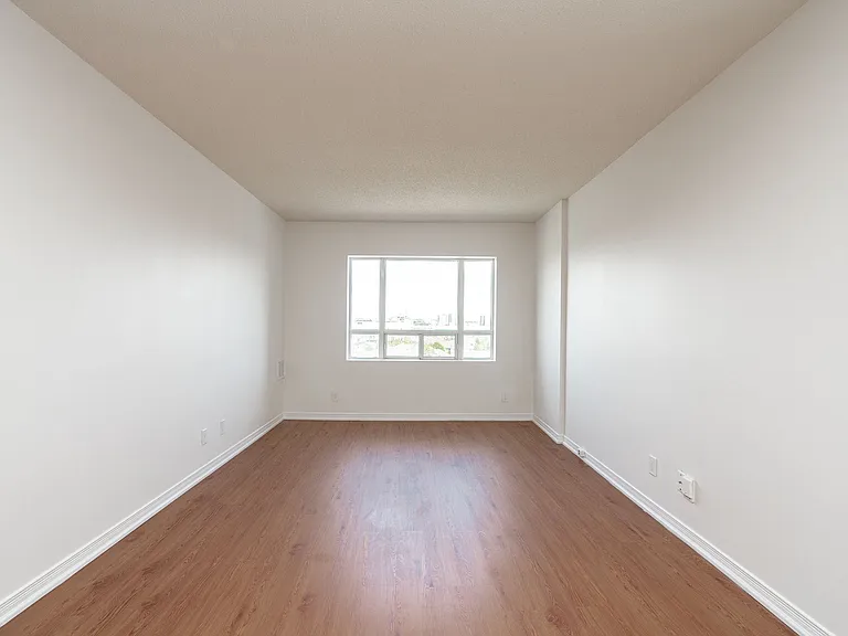 333 Sidney Belsey Cres — Photo 16
