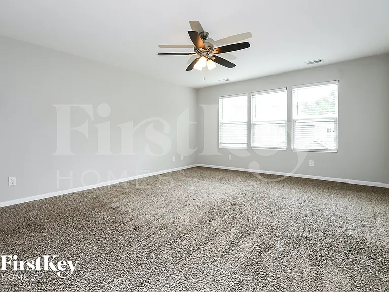 104 Breeders Ct — Photo 8