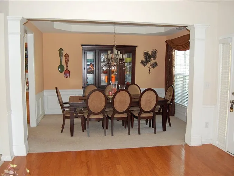 8025 Friarbridge Dr — Photo 4