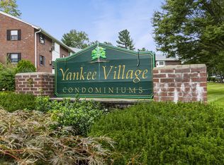 2 Town House Ln APT 6, Acton, MA 01720
