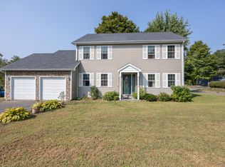 10 Red Maple Ln, Waterbury, CT 06716