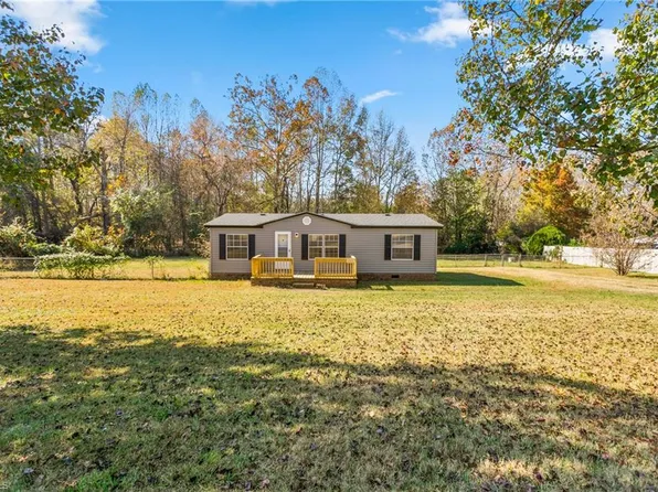 5211 Prudencia Dr, Mc Leansville, NC 27301