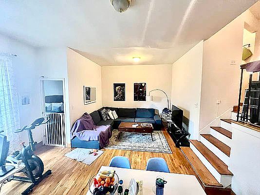 4th image of 158 W 76th St APT 3B