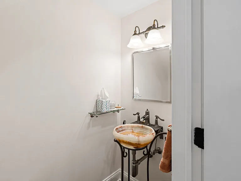 502 S 11th St #38 — Photo 11