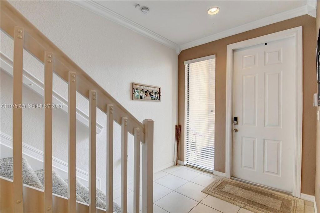 1071 NW 33rd Ct, photo 9
