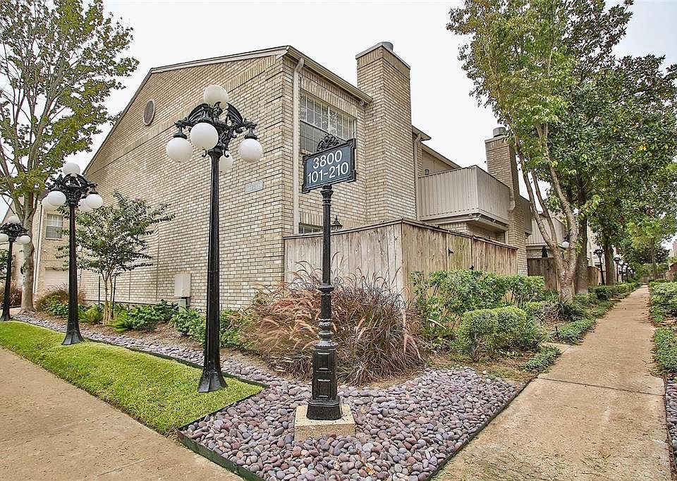 Tanglewilde Townhomes & Condominiums is conveniently located to Beltway 8 and the Westpark Tollway, so you can get just about anywhere around town in minutes!