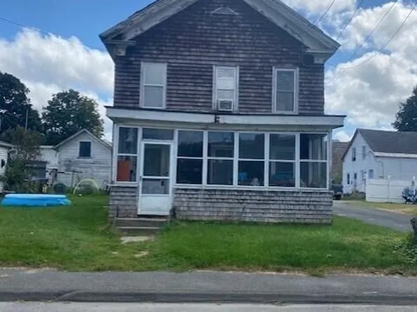 28 Washington Ave, North Adams, MA 01247