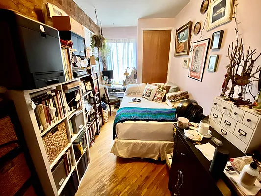 Rented by Realty Nerd | media 10