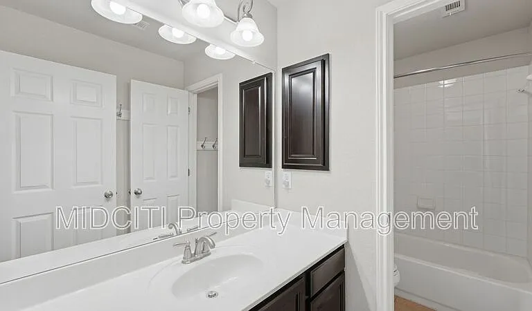 842 Santa Cruz — Photo 28